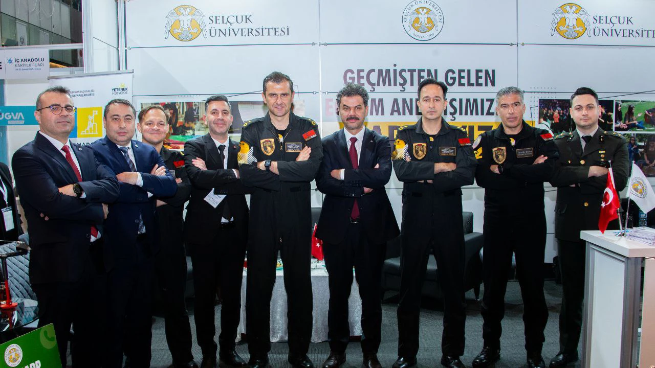 SOLOTÜRK, İKAF’25’te öğrenci ve mezunlarla buluştu